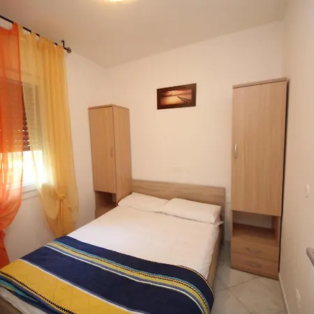 Holiday home Debby 02 *