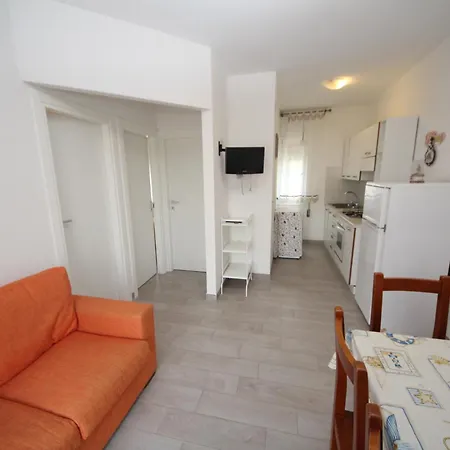 Debby 02 Holiday home *